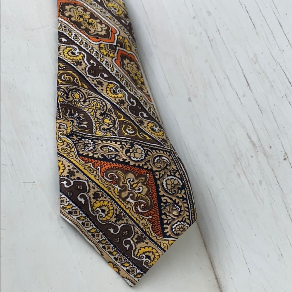 Royal Brown Tie circa 1979